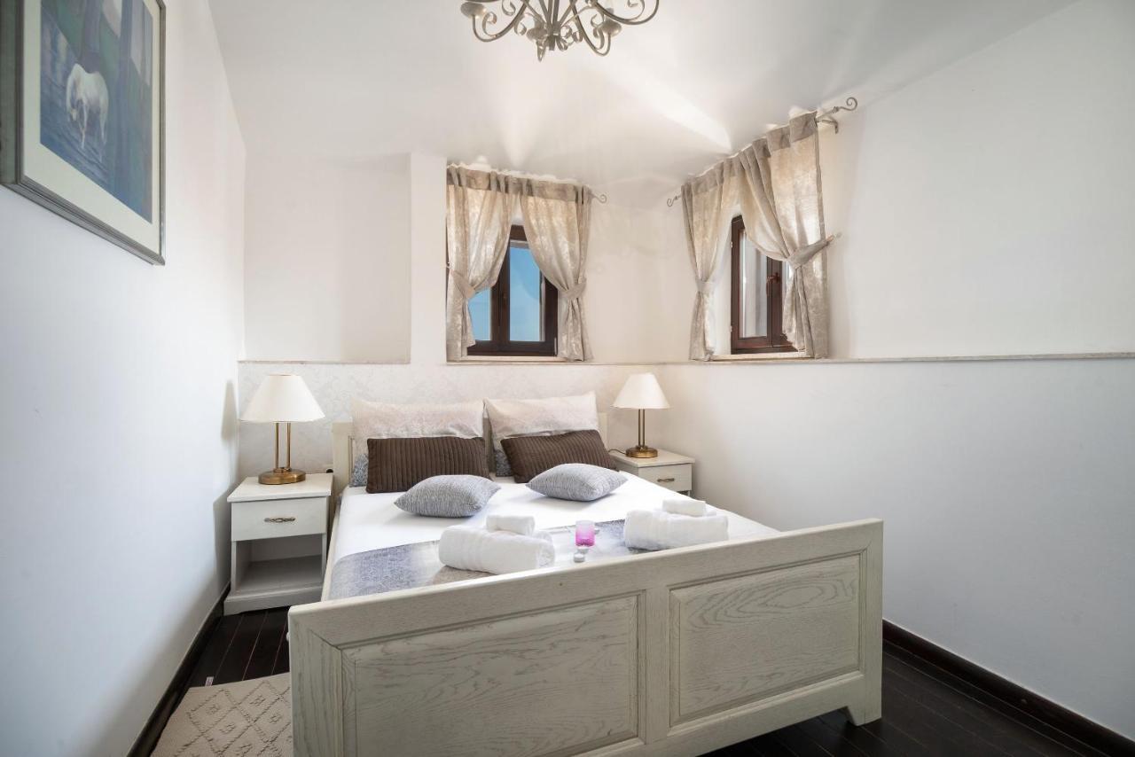 Luxury Apartments Perko Kaštela Εξωτερικό φωτογραφία